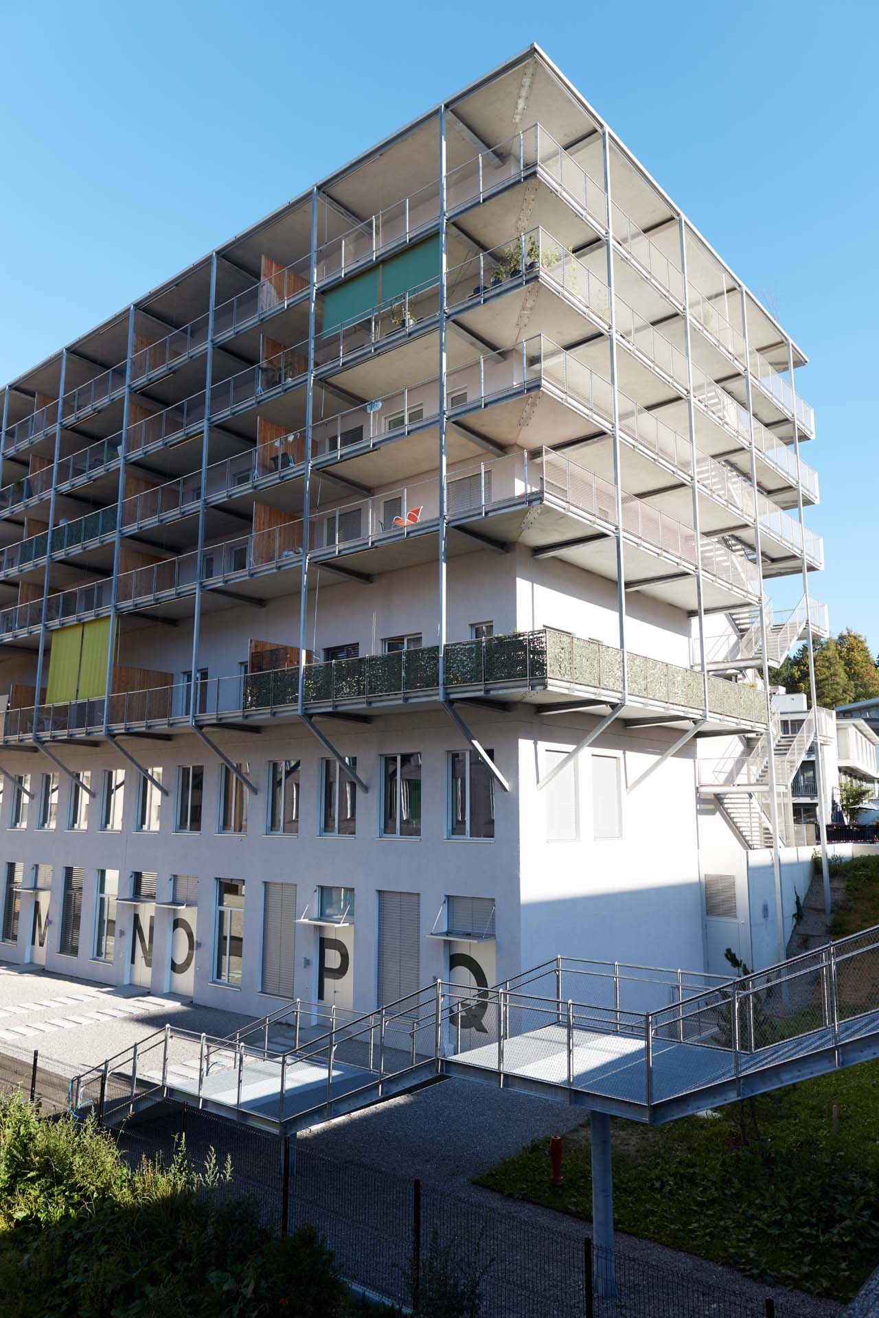 Apartment block in Fribourg, secured with webnet