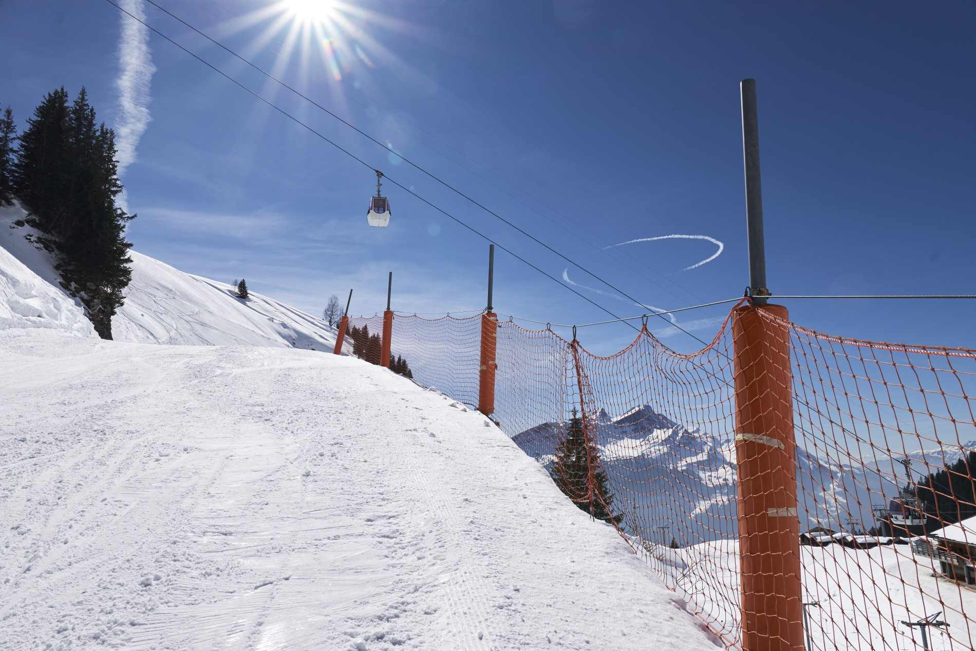 The perimeter fence by Jakob Rope Systems in Hasliberg ski area, Switzerland